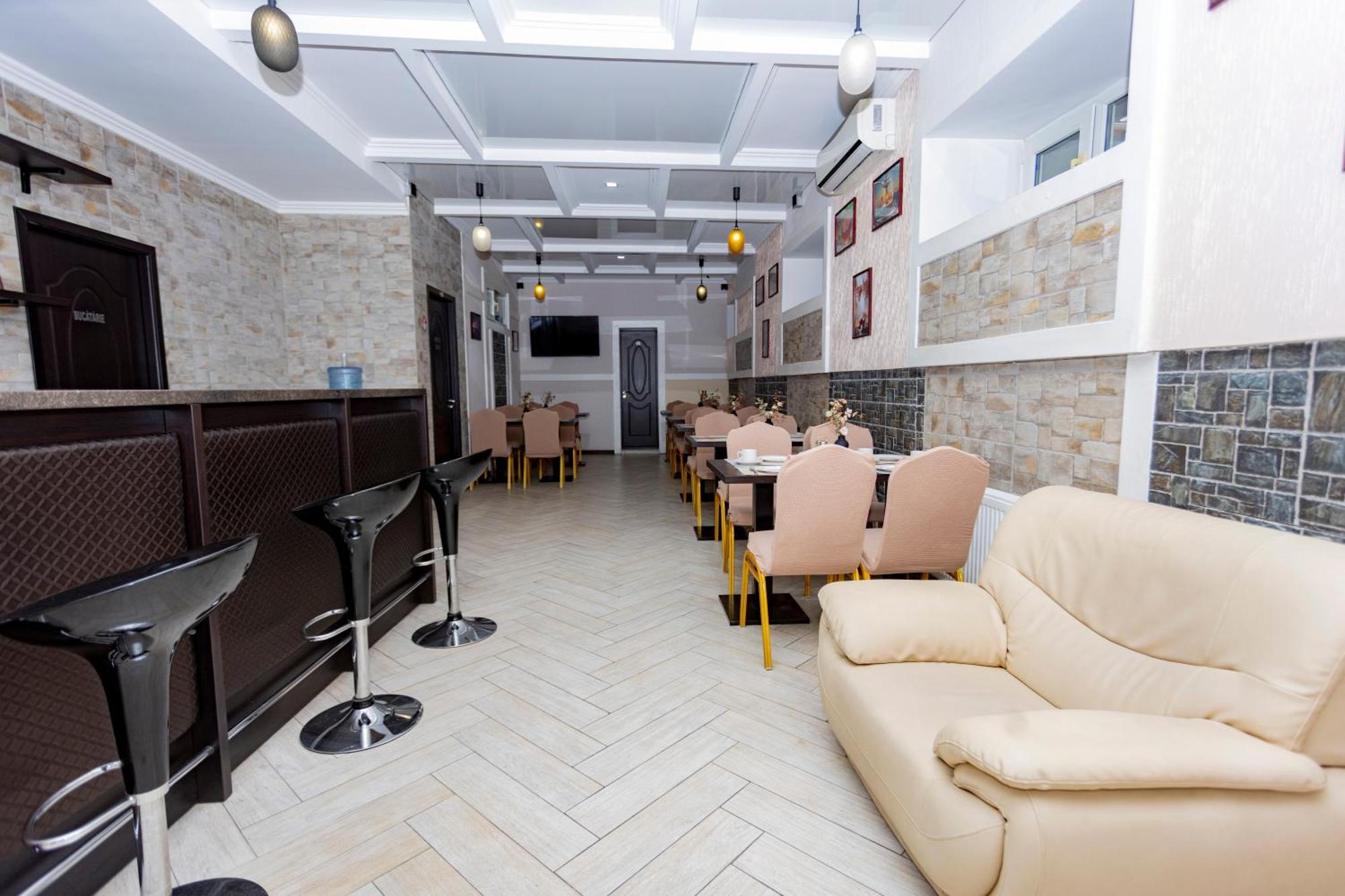Lolo Hotel Chisinau Luaran gambar