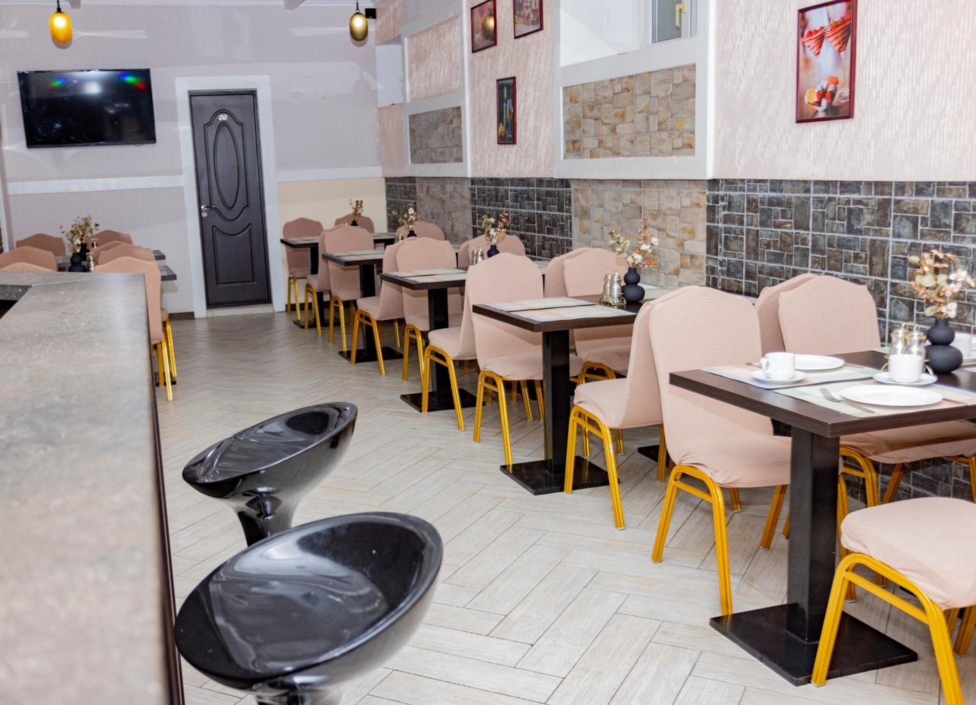 Lolo Hotel Chisinau Luaran gambar